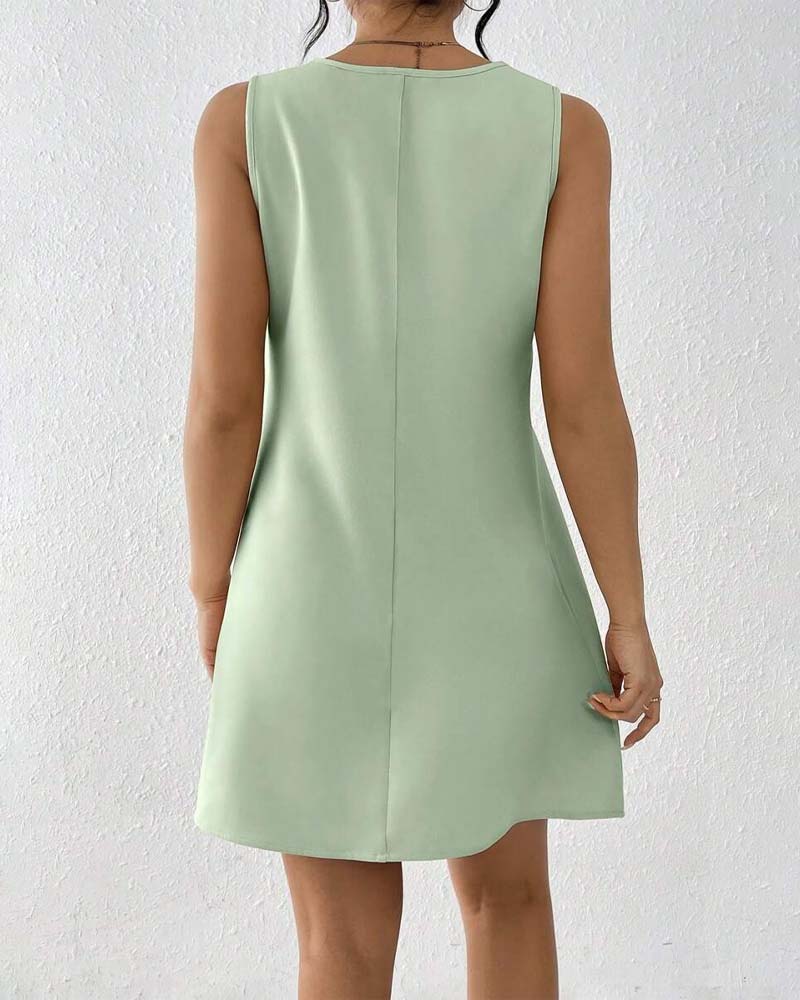 Ayna - Vestido sem Mangas com Gola Assimétrica