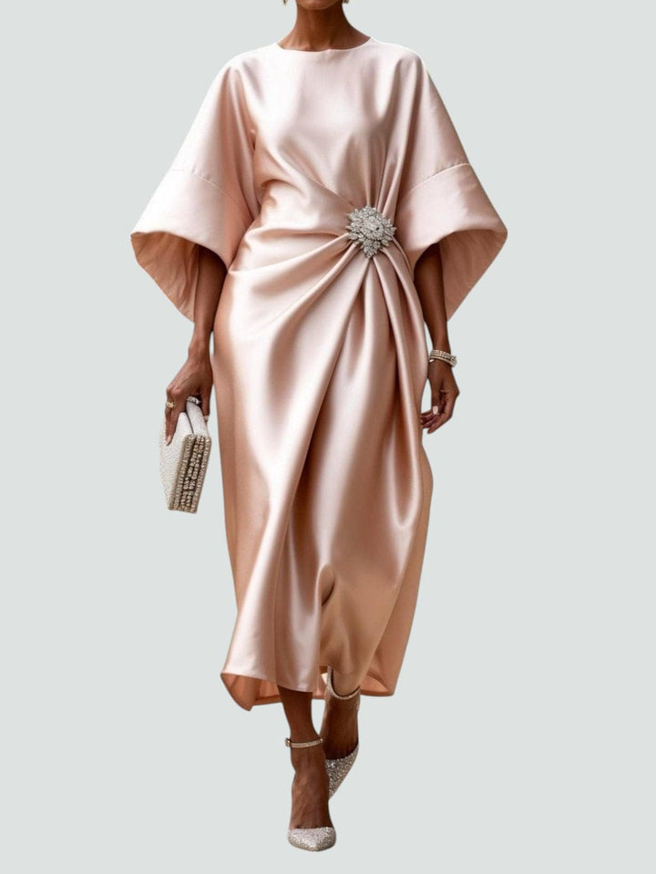 Marijona - Vestido longo Moderno Com Mangas Cape em Cetim