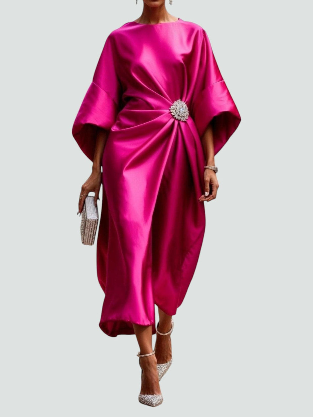 Marijona - Vestido longo Moderno Com Mangas Cape em Cetim