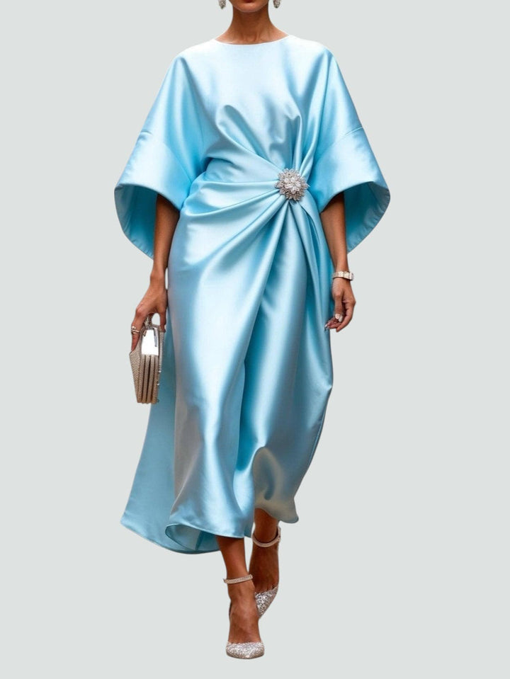 Marijona - Vestido longo Moderno Com Mangas Cape em Cetim