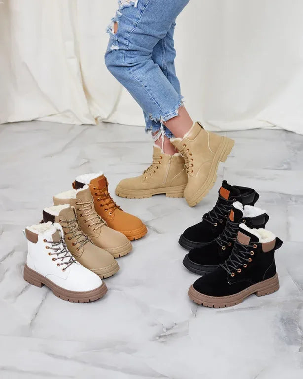 Alosia - Botas de Cano Curto com Atacadores e Sola Grossa
