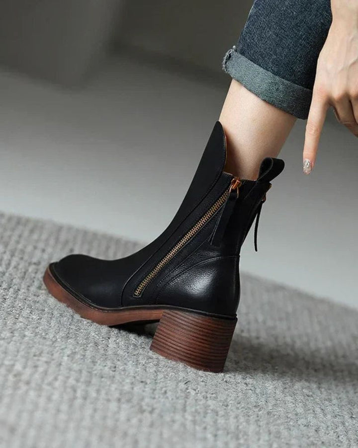 Pernelle - Bota De Couro Com Salto Quadrado