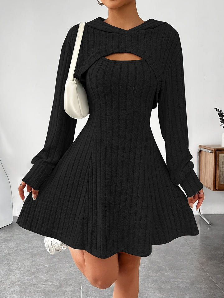 Joaquina - Mini-Vestido Com Textura Canelada e Top Curto com Capuz