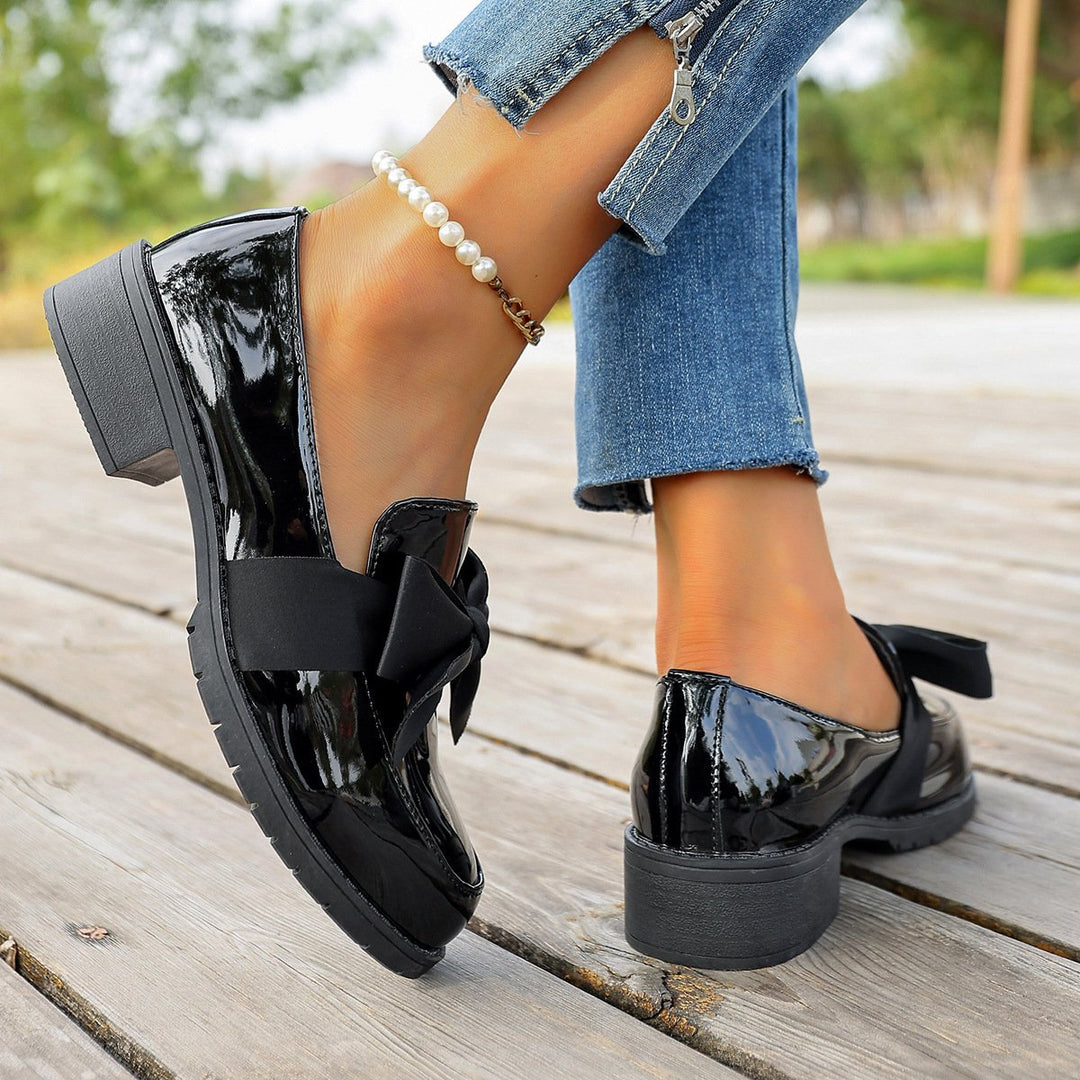 Ziena - Mocassim Em Couro Envernizado Com Laço Decorativo