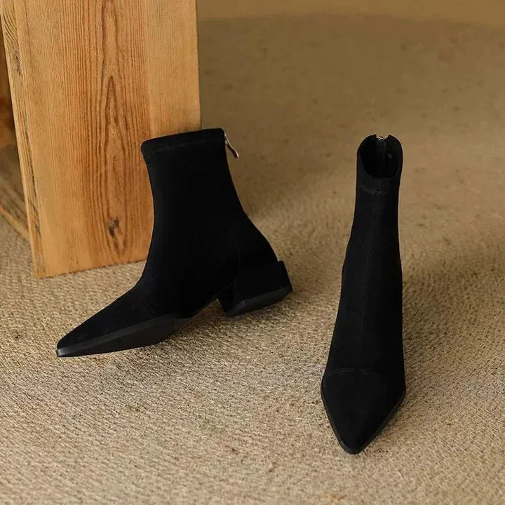 Jerlina - Botas De Cano Curto Em Camurça Com Biqueira Pontiaguda