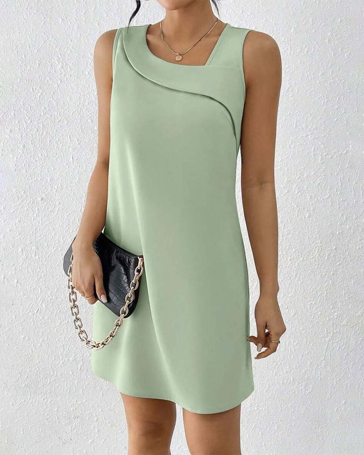 Ayna - Vestido sem Mangas com Gola Assimétrica