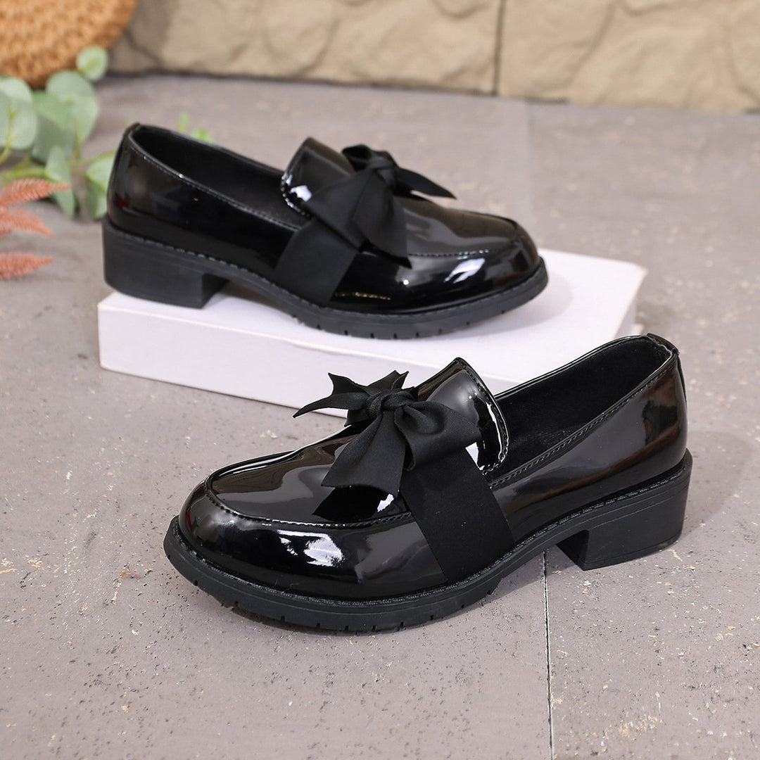 Ziena - Mocassim Em Couro Envernizado Com Laço Decorativo