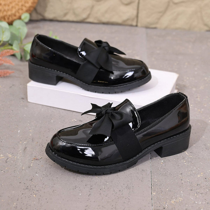 Ziena - Mocassim Em Couro Envernizado Com Laço Decorativo