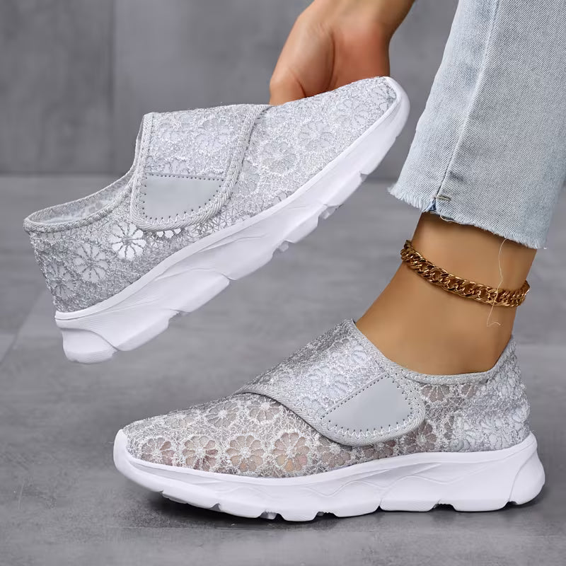 Sabyne - Ténis Com Renda Floral e Fecho de Velcro