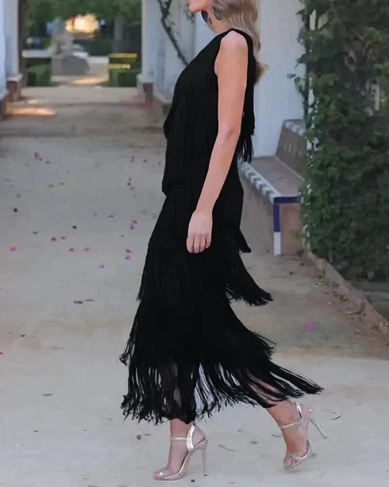 Tamira - Vestido Longo com Ombros Inclinados