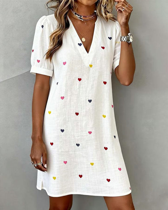Steinunn - Vestido Colorido Com Estampa De Coração e Decote Em V