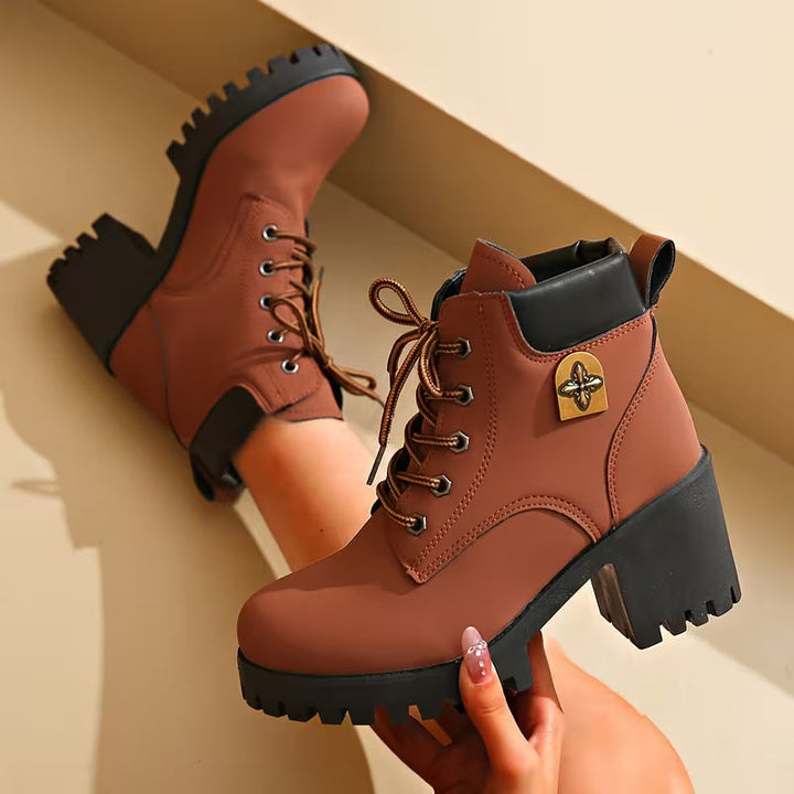 Donjeta - Botas de Cano Curto Com Salto Grosso e Atacadores