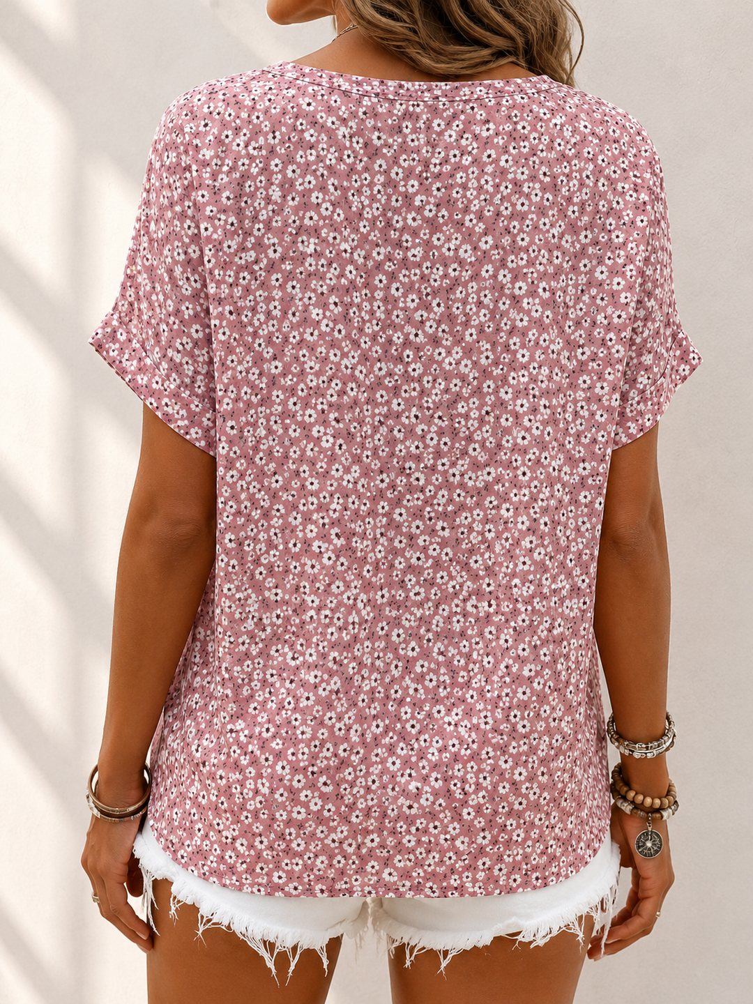 Verna - Blusa Floral Elegante com Botões na Frente