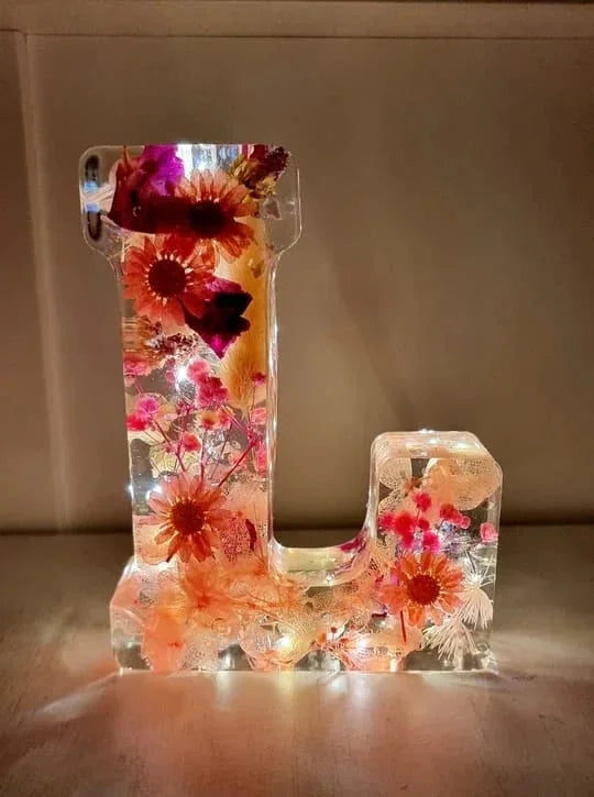 FloraShine - Candeeiro Noturno Artesanal em Resina Com Flores