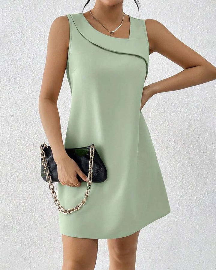 Ayna - Vestido sem Mangas com Gola Assimétrica
