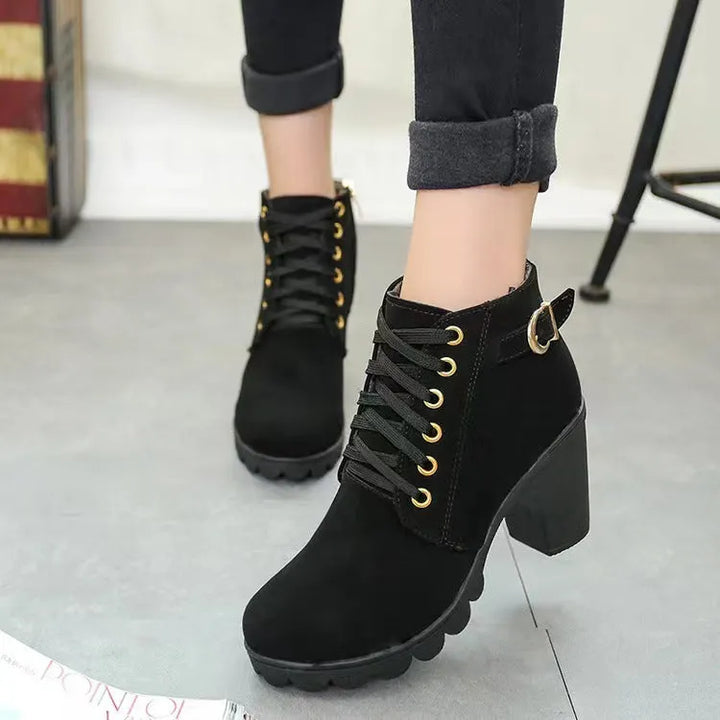 Wiltrud - Botas de Cano Curto Com Atacadores e Salto em Bloco