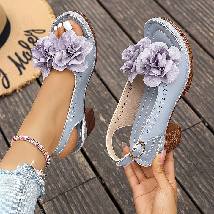 Gayanthi - Salto Grosso Floral Elegante