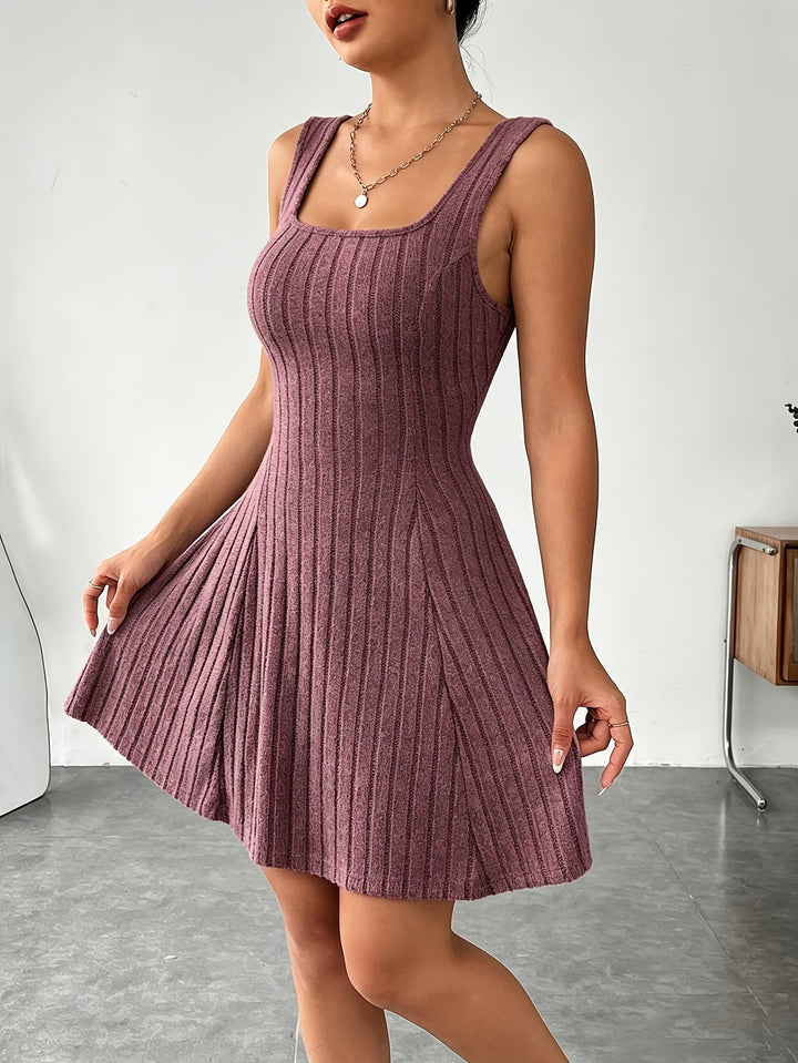 Joaquina - Mini-Vestido Com Textura Canelada e Top Curto com Capuz