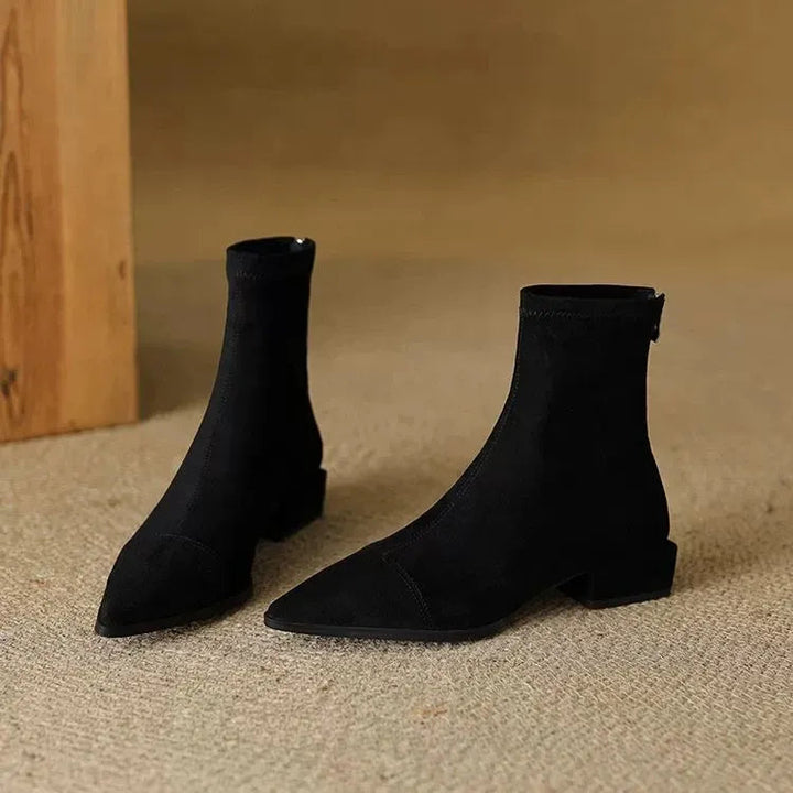 Jerlina - Botas De Cano Curto Em Camurça Com Biqueira Pontiaguda