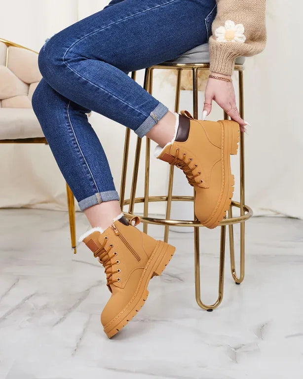 Alosia - Botas de Cano Curto com Atacadores e Sola Grossa