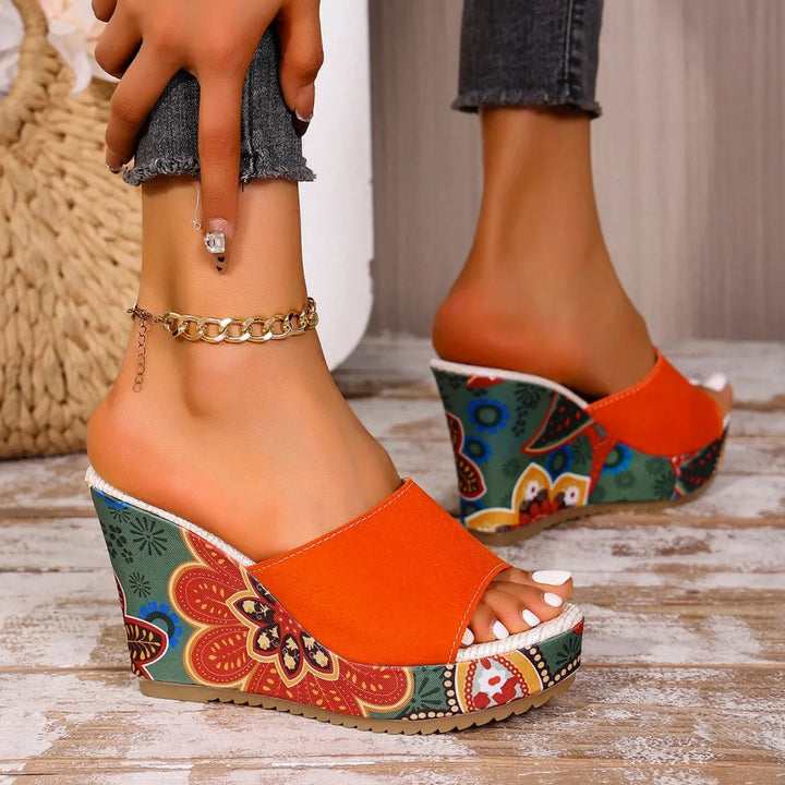 Laerke - Sandália Com Salto Em Cunha e Estampado Floral