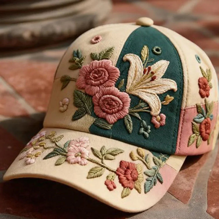 Virinia - Boné Com Bordado Floral
