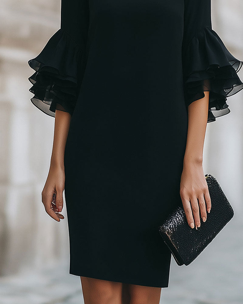 Catalinan - Vestido Justo com Mangas Largas e Camadas