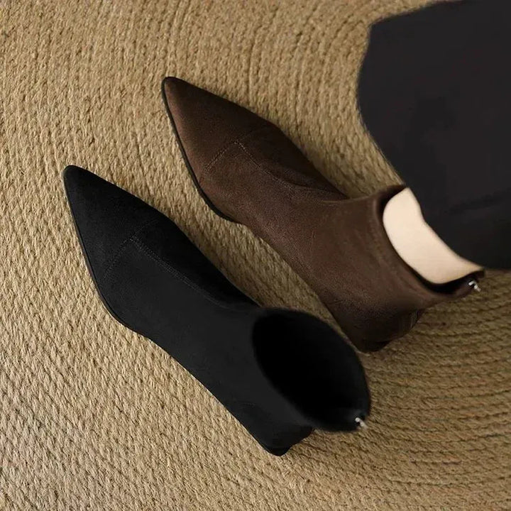 Jerlina - Botas De Cano Curto Em Camurça Com Biqueira Pontiaguda