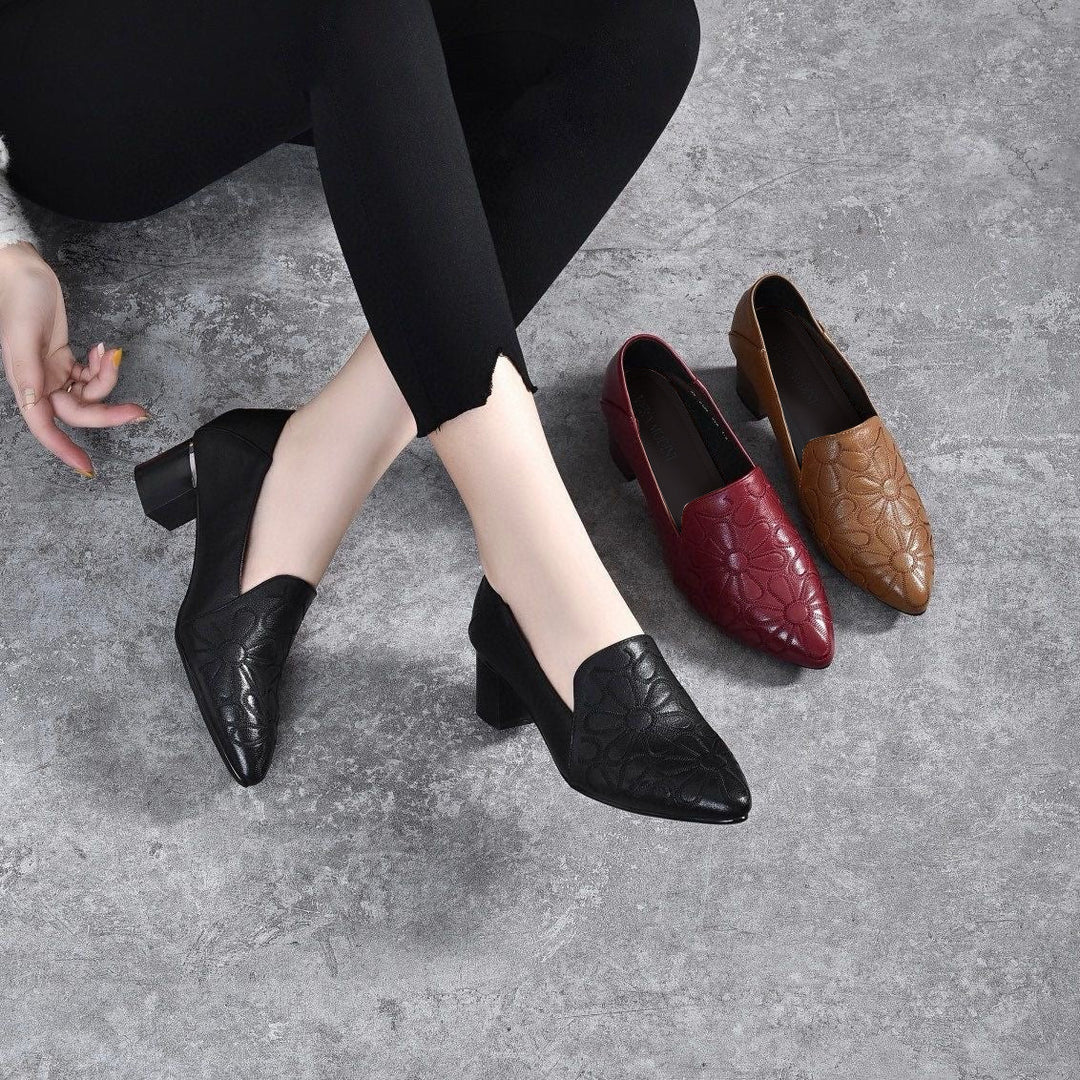 Minhora - Sapatos de Salto Grosso Bordados em Couro
