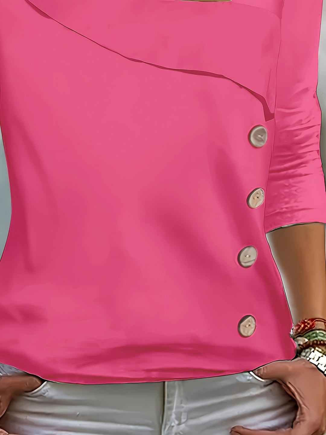 Vanesso - T-shirt Com Decoração Assimétrica Nos Botões Do Colarinho