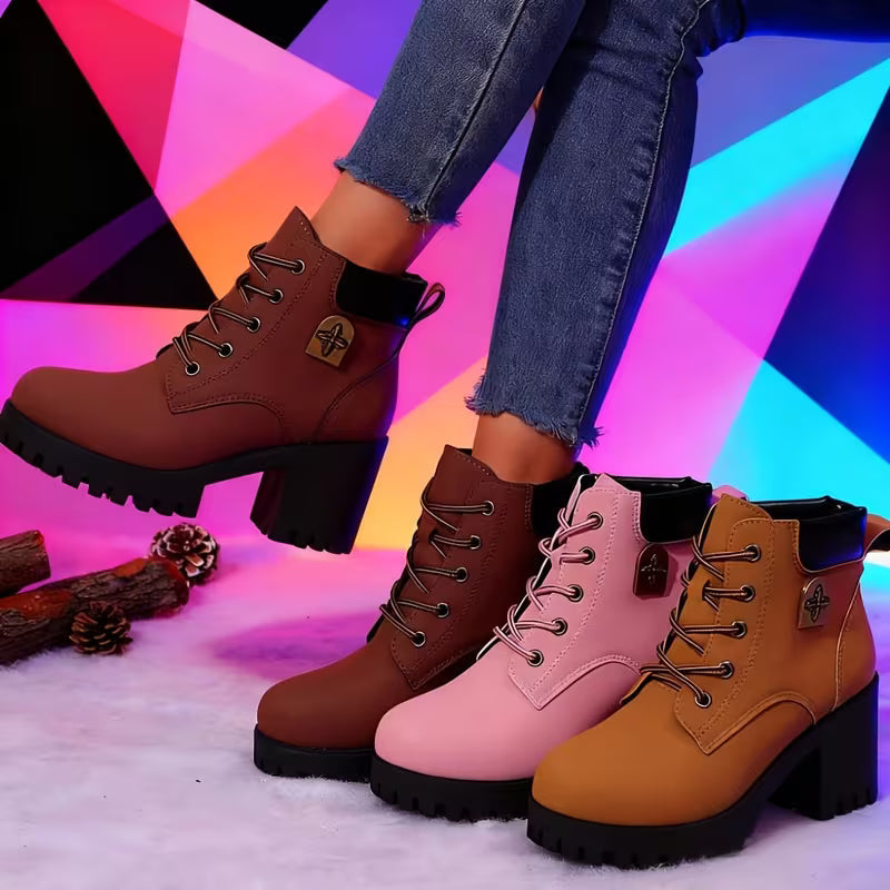 Donjeta - Botas de Cano Curto Com Salto Grosso e Atacadores
