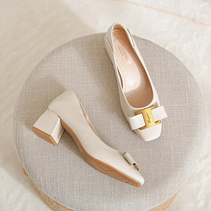 Hadeel - Sapatos De Bico Fino E Salto Grosso Com Fivela Em Forma De Laço