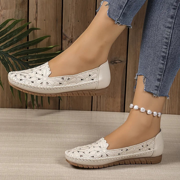 Inessa - Sapatos Ortopédicos Elegantes com Recortes