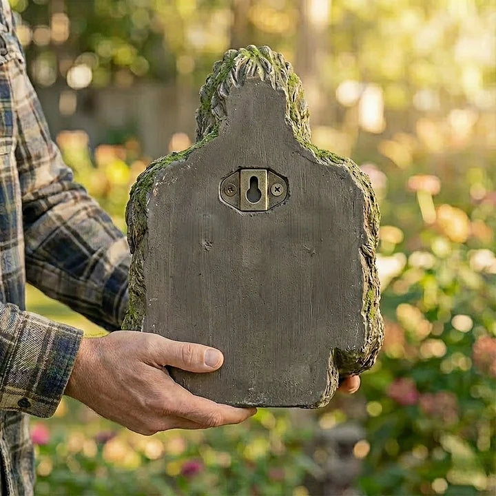 NatureHold - Uma Escultura Para Alimentar Pássaros Integrada Numa árvore
