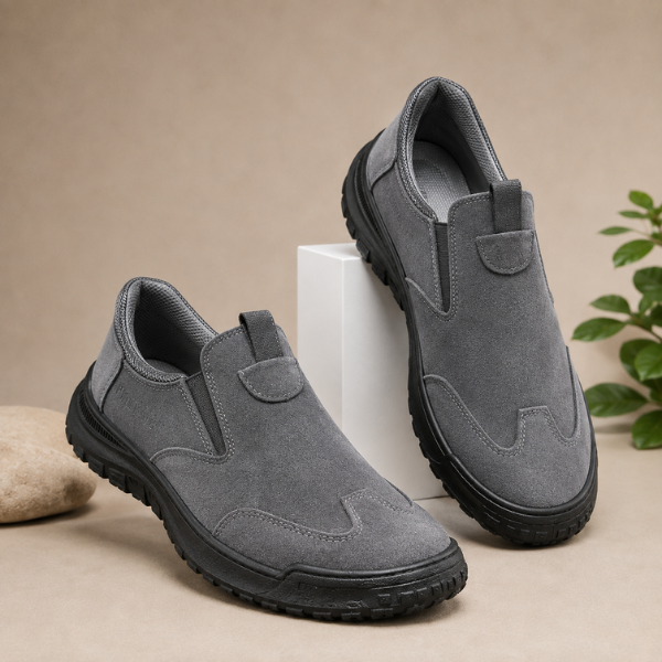 Traveis - Sapatos slip on com Painéis Elásticos e Solas Texturadas