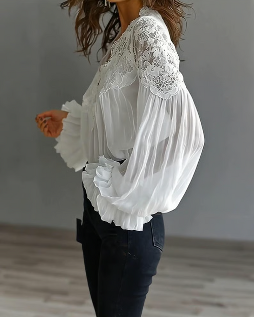 Katija - Blusa Com Renda Floral e Mangas Largas