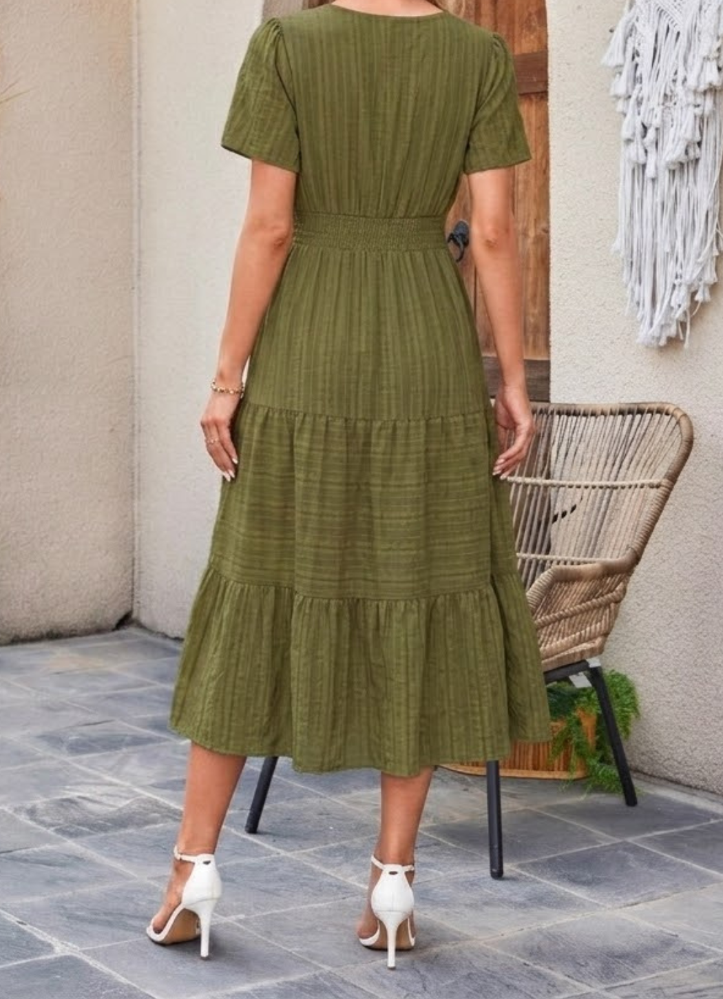 Jikina - Vestido Midi Com Decote Em V Em Camadas e Bolsos