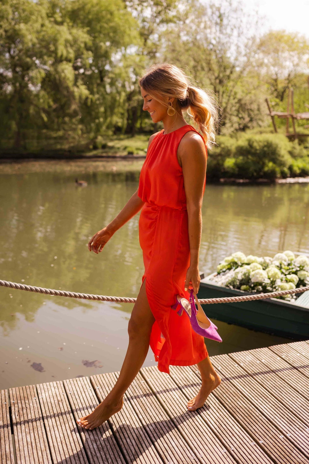 Beulah - Vestido Midi sem Mangas Elegante