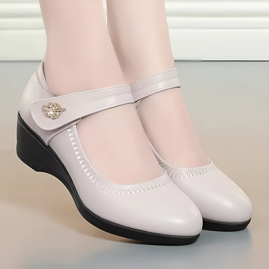 Brenka - Sapatos Elegantes de Couro com Tira