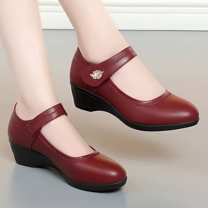 Brenka - Sapatos Elegantes de Couro com Tira