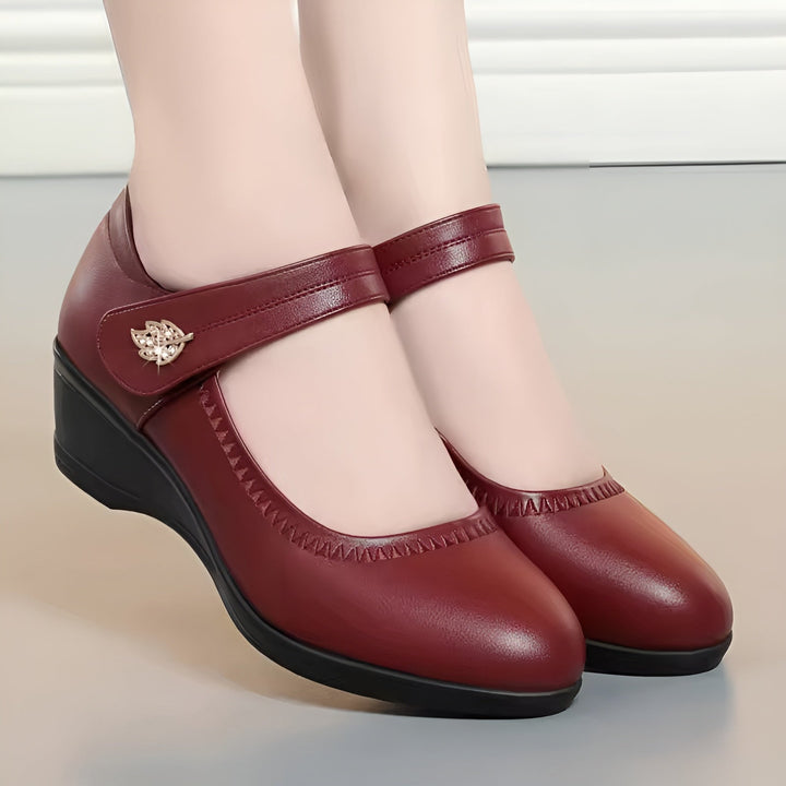 Brenka - Sapatos Elegantes de Couro com Tira
