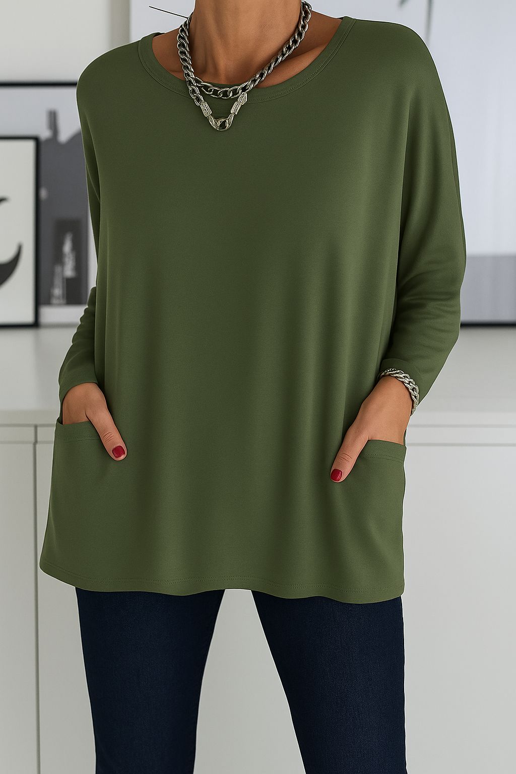 Noryn - Camisola Oversized com Gola Redonda e Bolsos
