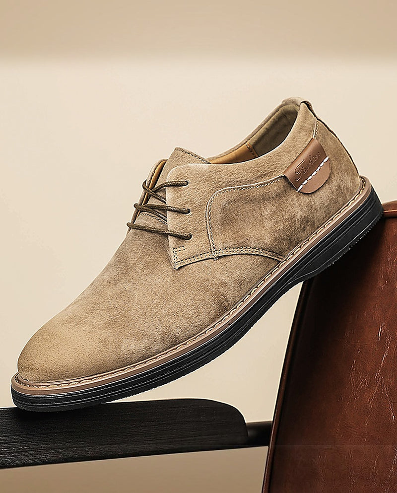 Erling - Sapatos de camurça com atacadores e costuras contrastantes