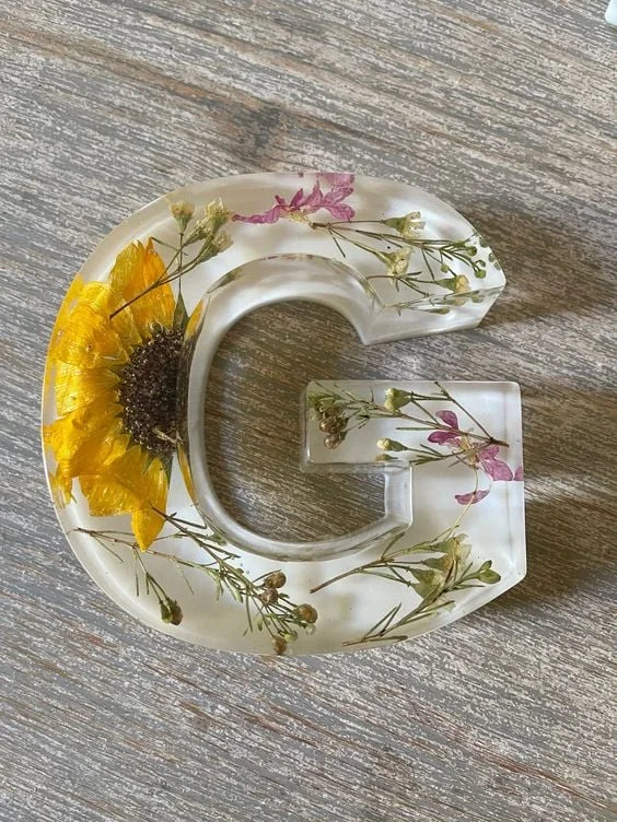 FloraShine - Candeeiro Noturno Artesanal em Resina Com Flores