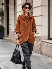 Lenneke - Casaco de Corte Largo com Gola Assimétrica e Bolsos