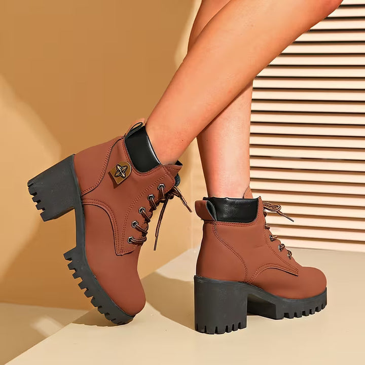 Donjeta - Botas de Cano Curto Com Salto Grosso e Atacadores