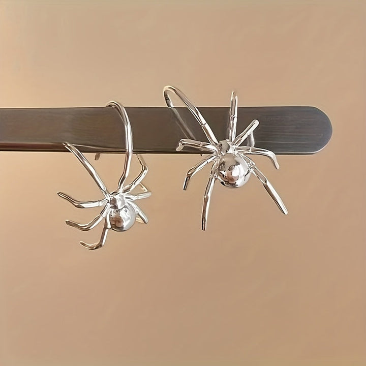 Amnuai - Brincos De Argola Com Pingente De Aranha
