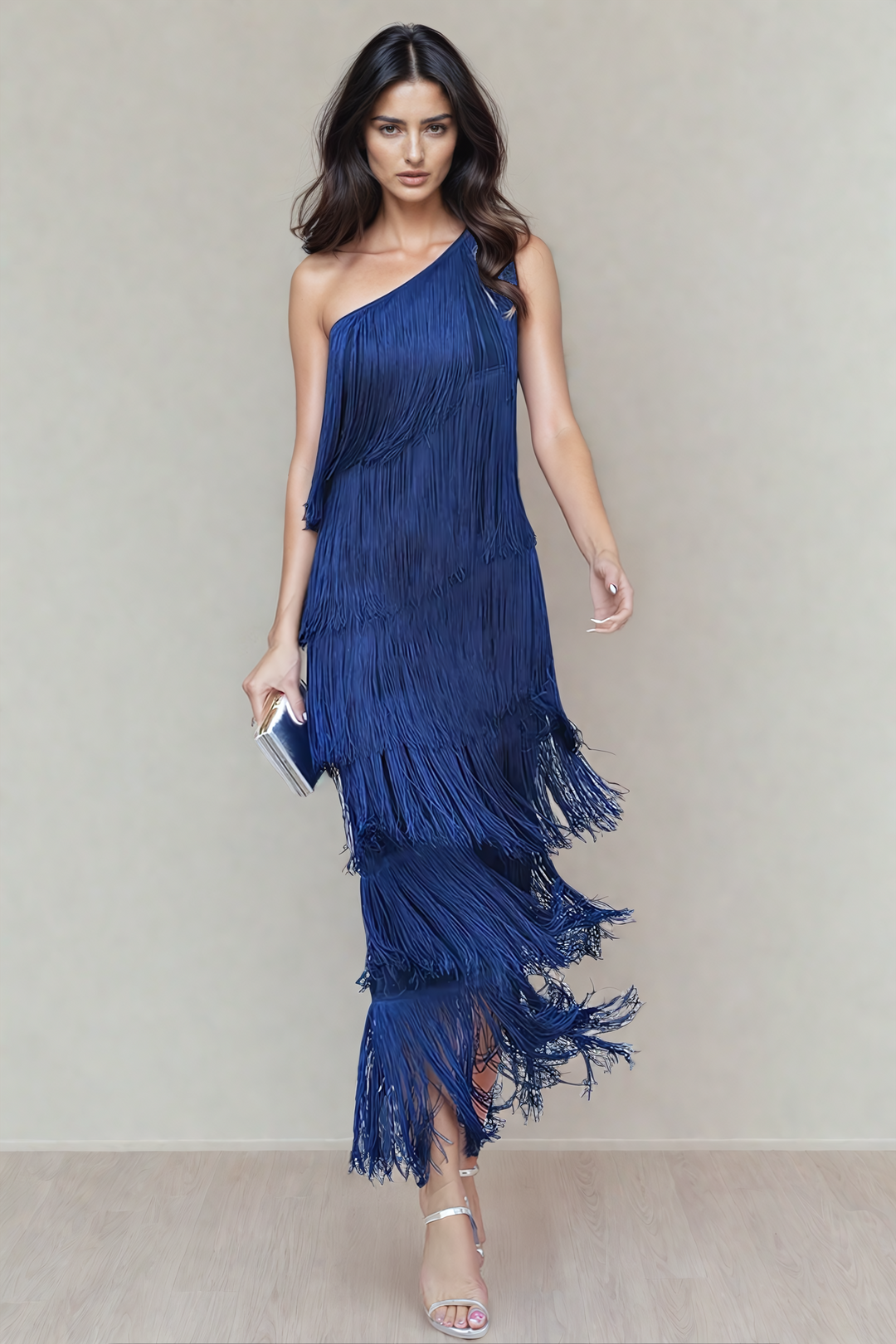 Tamira - Vestido Longo com Ombros Inclinados