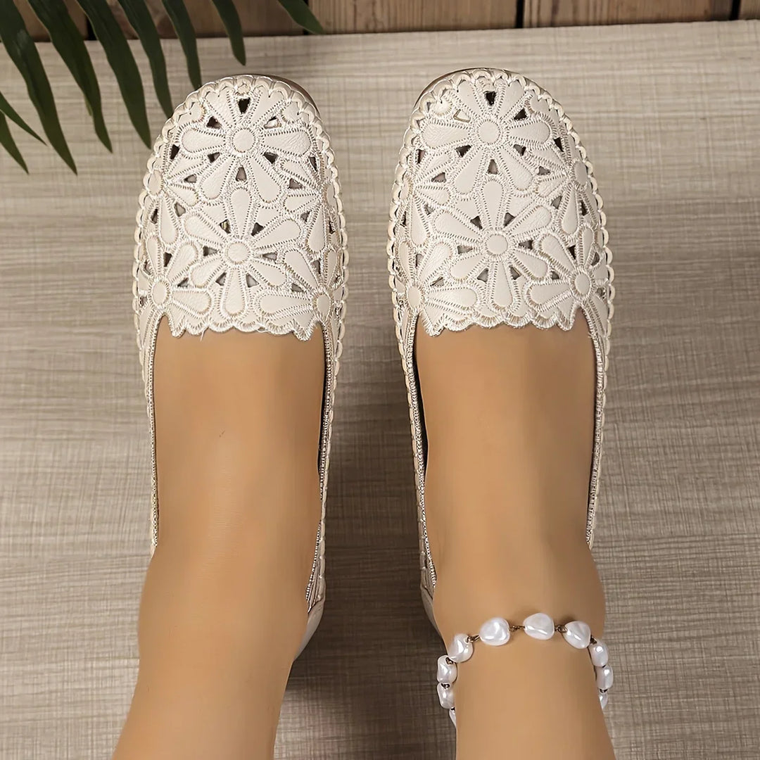 Inessa - Sapatos Ortopédicos Elegantes com Recortes