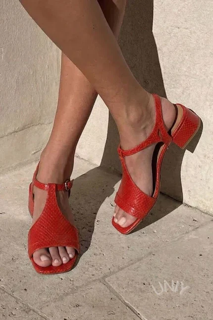 Joice - Sandália Elegante Com Tira E Fivela